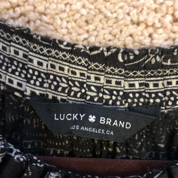 LUCKY BRAND Cold shouldered flirty top - Picture 4 of 8